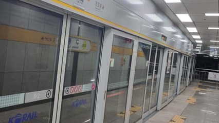 수인-분당선 왕십리행 운행 한때 지연..."열차 고장" / YTN