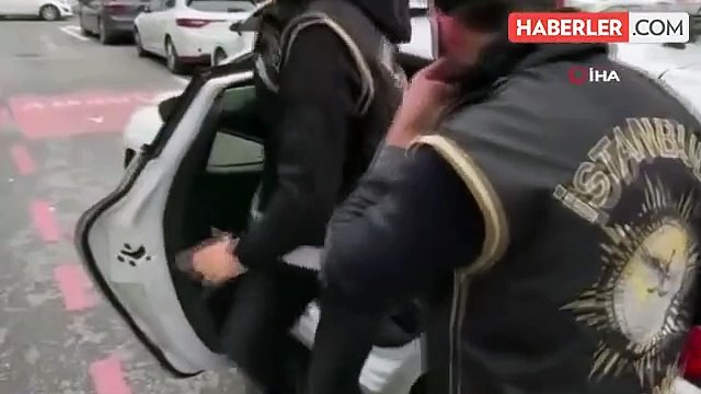 İçişleri Bakanı Yerlikaya: Mavi bültenle aranan suç örgütü liderlerinden Shamil Amirov İstanbul'da yapılan 'Kafes-15' operasyonuyla yakalandı