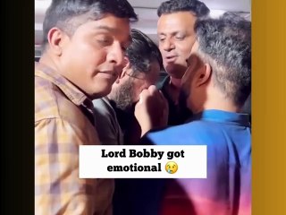 Video: 'एनिमल' की सफलता पर फुट फुटकर रोने लगे बॉबी देओल, एक्टर को रोते देख फैंस के भी निकले आंसू