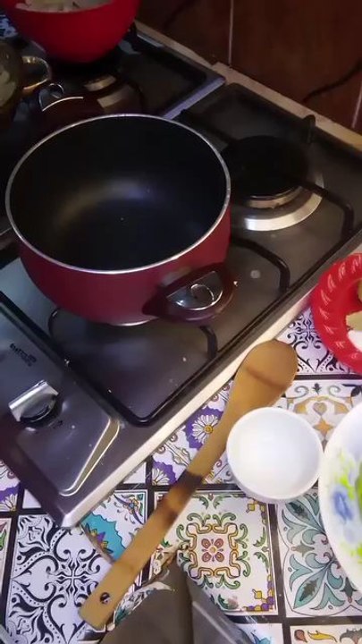 شاورمه فراخ بصدر فرخه