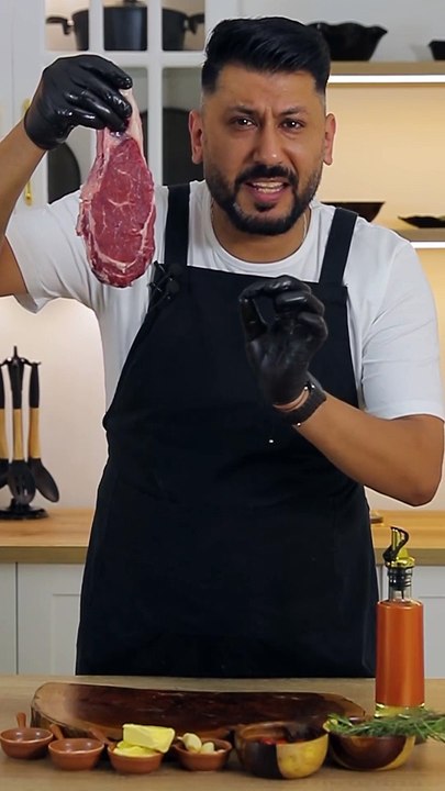 لو جوزك متخانق معاكي صالحيه باستيك و خدي من الخناقة بريك ،تعالي اعرفي طريقة ستيك المطاعم في المطبخ بطريقة الشيف كريم فؤاد‍ @fe_elmatbkh  المقادير - قطعه لحم ريب اي توم ذبده زيت ملح فلفل اسود روز ماري فريش  مستنينك