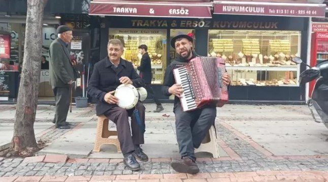 Dilan Polat'ın “Enerji” şarkısına Roman uyarlama