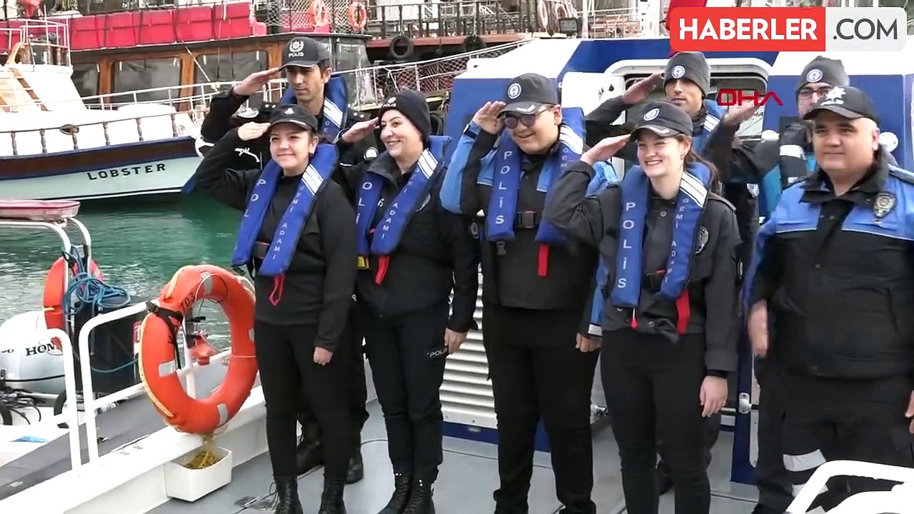 Engelli Gençler Antalya Emniyet Müdürlüğü'nde Polislik Deneyimi Yaşadı