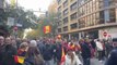 Manifestantes en las inmediaciones de la sede madrileña en Ferraz.