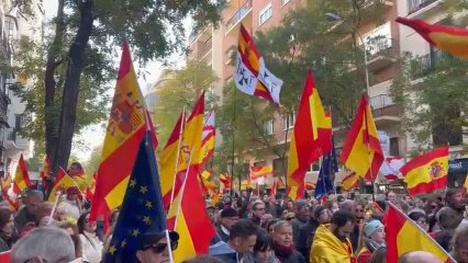Centenares de personas abarrotan Ferraz.