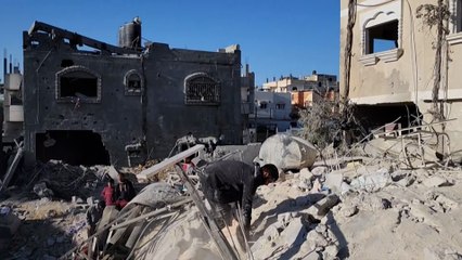 قصف إسرائيلي على منزل في رفح جنوب غزة