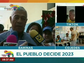 Claudio Fermín ejerce su derecho al voto por Venezuela en la U.E Daniel Florencio O'leary