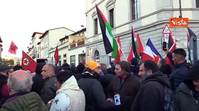 Firenze ? solo antifascista , il coro dei manifestanti contro Salvini e i suoi alleati Ue