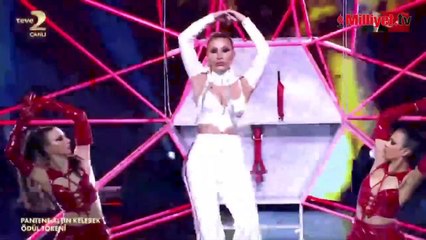 İrem Derici sahne şovuyla nefes kesti