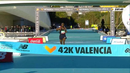 Moment Valencia Marathon record broken with win of two hours and one minute