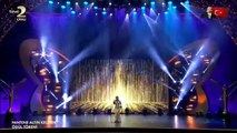 Nükhet Duru'dan Altın Kelebek'e damga vuran performans