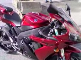 YAMAHA R1 AKRAPOVIC FULL