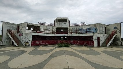 UMA COISA HORRÍVEL ACONTECEU NESTE ESPAÇO ABANDONADO PARA SHOWS E EVENTOS