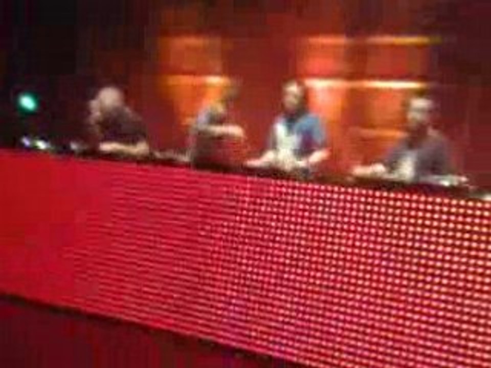 Birdy nam nam Abbesses