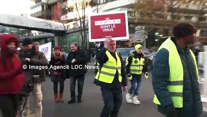Manif Vîgî  Médias "Libérons l'info". Paris/France - 02 Décembre 2023