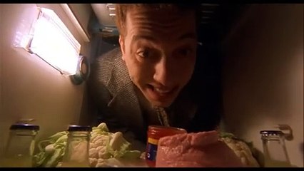 Les parasites Bande-annonce (EN)