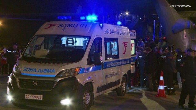 شاهد: وصول الدفعة الأولى من جرحى قطاع غزة إلى تونس لتلقي العلاج