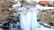 Erzincan ve Bayburt'ta soğuktan araç camları buz tuttu