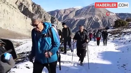 Doğa Yürüyüşü: Hem Sonbaharı Hem Kışı Yaşadılar