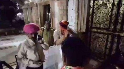 चित्तौडगढ: संकल्प पूरा होने पर पूर्व MLA ने सांवलिया मंदिर में पहना साफा, देखे क्या मन्नत