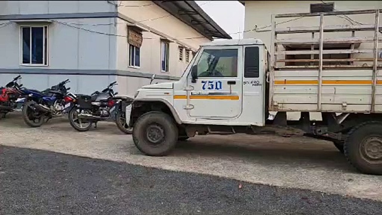 Video Story : मिनरल वाटर की आड़ में की जा रही थ...
