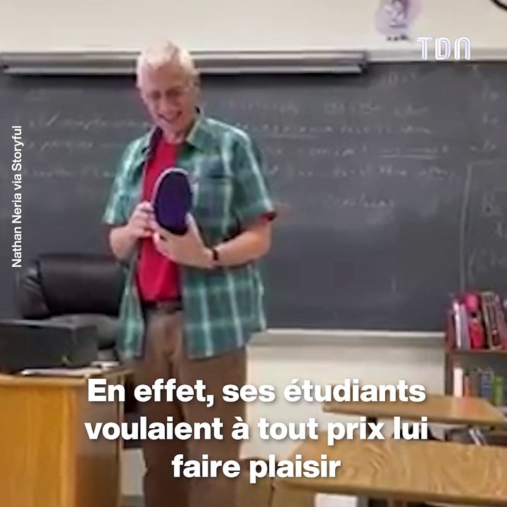 Ce prof reçoit un magnifique cadeau de la part de ses élèves
