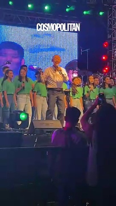 Jose Mari Chan sings "Christmas In Our Hearts" at the Uniqlo Holiday Tree Lighting Celebration. #josemarichan #christmasinourhearts #christmas song