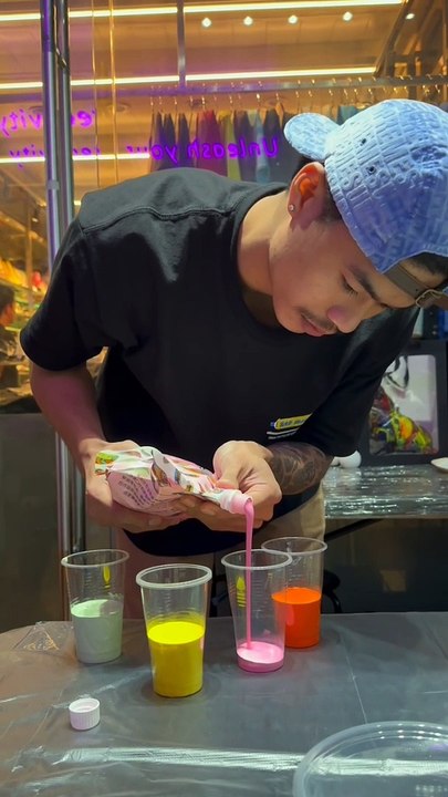 Looking for your next date idea? You should definitely check All About Art Ph’s Drip Paint out!
