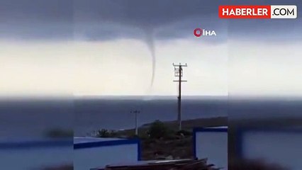 Çeşme'de Sağanak Yağışın Ardından Hortum Oluştu