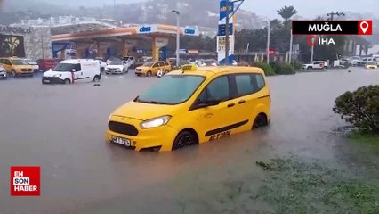 Bodrum’da yollar göle döndü