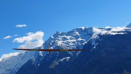 Rc Hangflug, wood curst L bei Föhn am Südhang