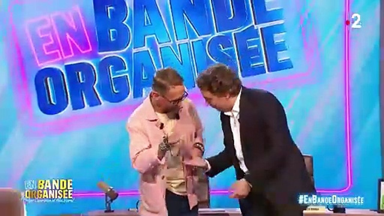 L'introduction de "En bande organisée" présentée par Alex Vizorek et Philippe Caverivière le 3 décembre 2023 sur France 2