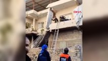 Üzerine beton merdiven çöken işçi, ağır yaralandı