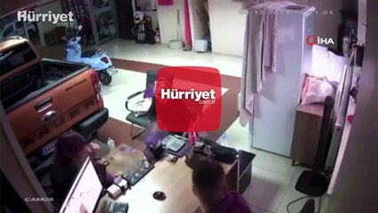 İstanbul'da deprem anında kaçış kamerada