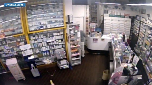 Milano quartiere San Siro, rapina supermercato Gelmarket: arrestato
