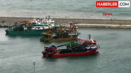 Karadeniz'de fırtına uyarısı: Balıkçılar teknelerini Amasra Limanı'na çekti