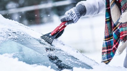 Lästiges Eiskratzen: Mit diesem Hausmittel bekommen Sie die Scheibe binnen Sekunden frei