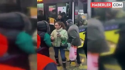 Kartal'da İETT otobüsünde kadınlar arasında kavga çıktı