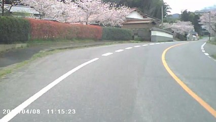 2017-April-08 Take pictures with the dashboard camera while driving.-1