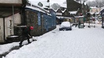 Ambleside snow: Community unites to aid stranded travellers stuck in cars