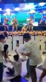 'Waka Waka': policiais militares viralizam ao dançar Shakira durante formatura do Proerd