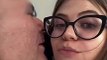 Vídeo: filha de Mingau chora de emoção ao receber beijos do pai