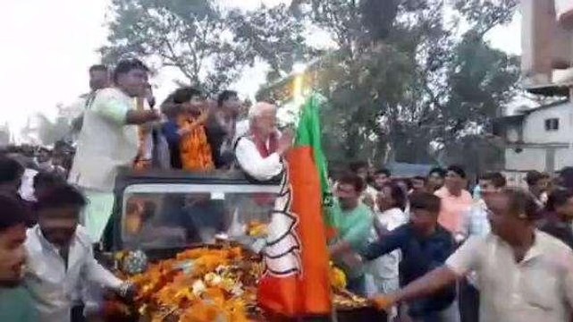सागर: प्रचंड जीत के बाद निकला विजयी जुलूस, सड़कों पर उमड़ा जनसैलाब