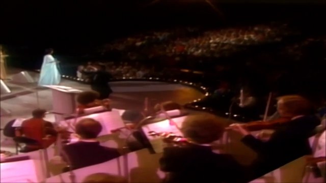 LORETTA LYNN — Hey Loretta | from LORETTA LYNN: Country Feelings – Live