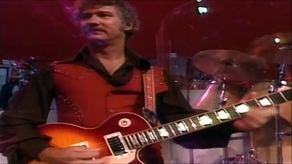 LORETTA LYNN — You Ain't Woman Enough | from  LORETTA LYNN: Country Feelings – Live