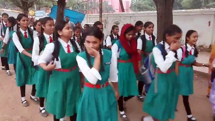 छात्राओं ने रैली निकालकर विरोध किया चौपाटी का