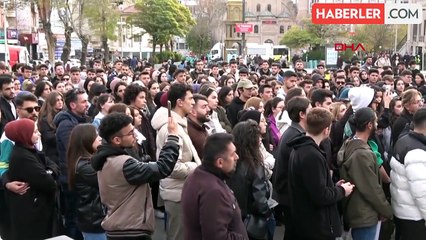 Baba, Kızının Eğitim Masraflarını Karşılamak İçin Koyunlarını Sattı