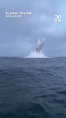 Danemark : L’armée fait exploser une bombe de la Seconde Guerre mondiale en pleine mer #shorts