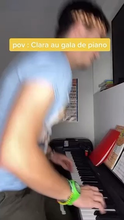 ptdrr jai osé l’apprendre au piano #ado#clara#piano#onedirection#2010#1D#gala#galadepiano#musique#ados#2011#lol