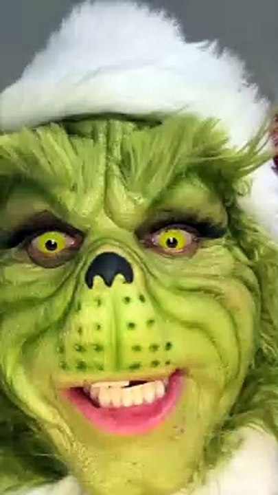 Grinch's Kiss Gets Refused